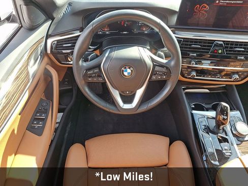 Used 2023 BMW 530i xDrive w/ Premium Package image 11