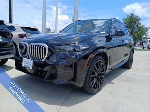 Used 2024 BMW X5 xDrive40i w/ M Sport Package AWD/4WD image 3