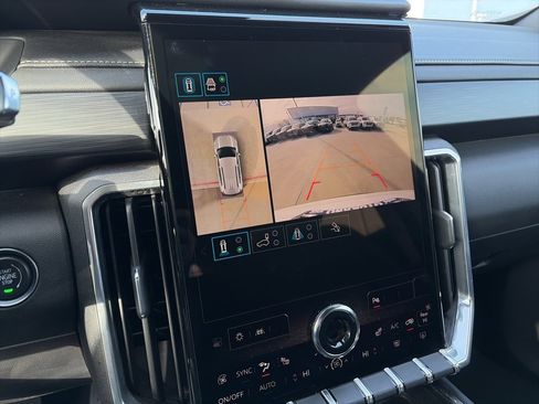 Used 2025 GMC Acadia Elevation image 27