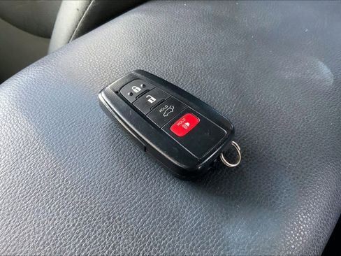 Used 2024 Toyota RAV4 XLE w/ Convenience Package FWD image 16