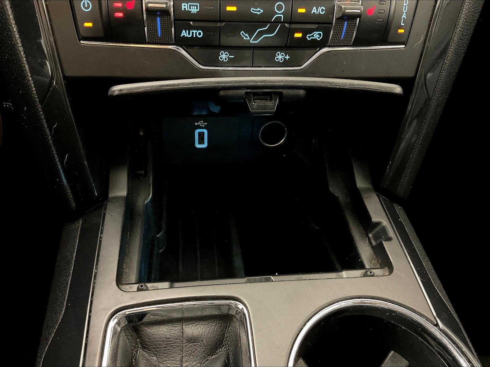 Used 2018 Ford Explorer XLT w/ Equipment Group 202A AWD/4WD image 16