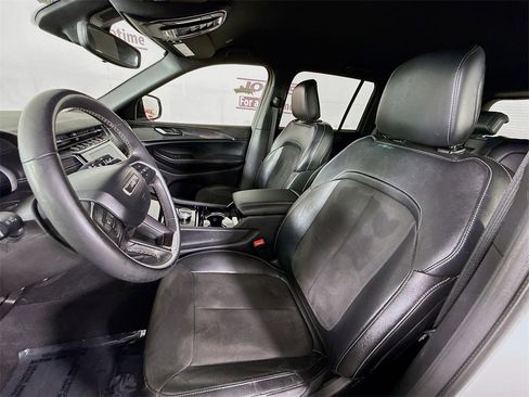 Used 2023 Jeep Grand Cherokee Altitude image 25