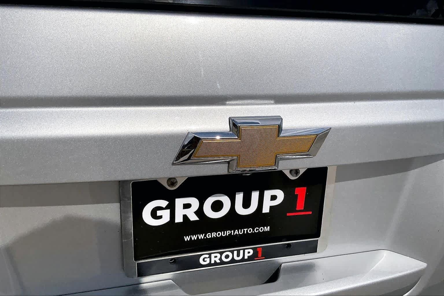 Used 2016 Chevrolet Suburban LS RWD image 10