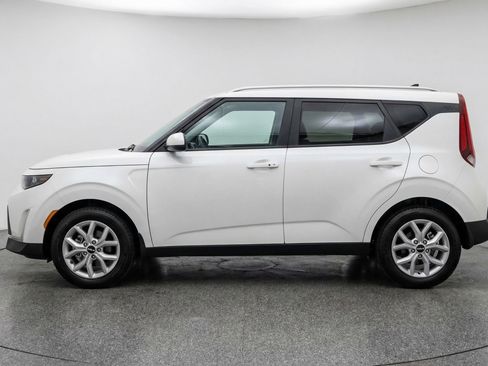 Used 2025 Kia Soul LX w/ LX Technology Package image 5