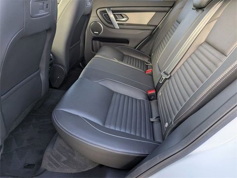 Certified 2025 Land Rover Discovery Sport Dynamic SE image 15