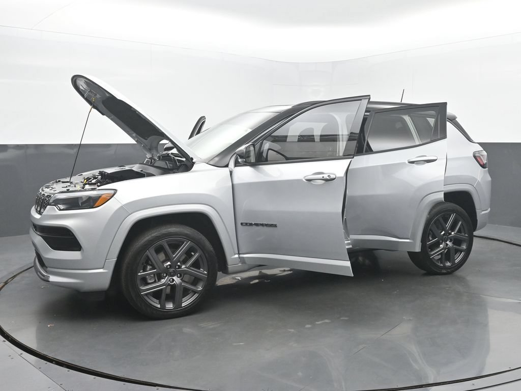 Used 2025 Jeep Compass Limited w/ Driver Assist Group I AWD/4WD image 60