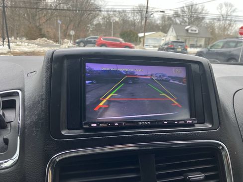 Used 2018 Dodge Grand Caravan SXT image 33