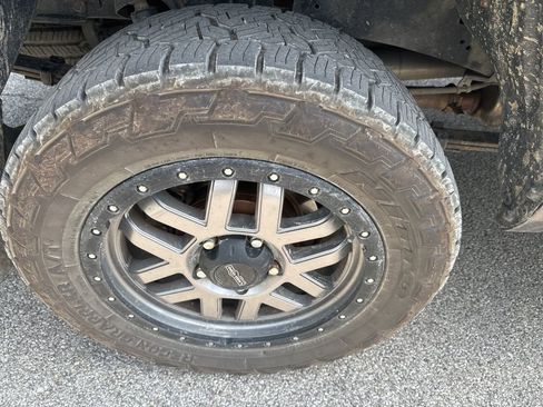 Used 2017 Toyota Tundra Limited w/ Limited Premium Package AWD/4WD image 19