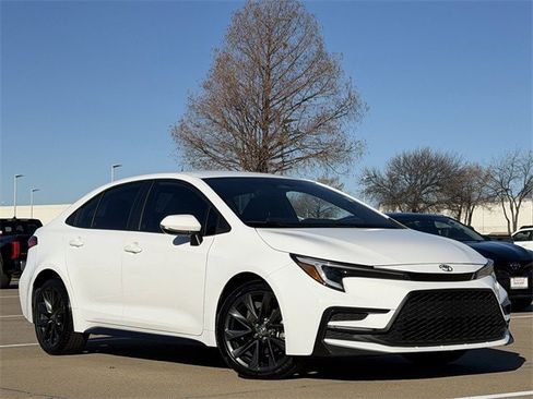 Certified 2023 Toyota Corolla SE image 2