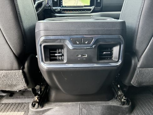 Used 2022 Chevrolet Silverado 1500 LTZ w/ LTZ Premium Package AWD/4WD image 18