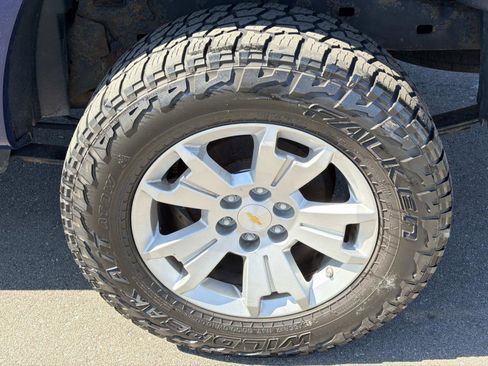 Used 2011 Chevrolet Colorado LT AWD/4WD image 16