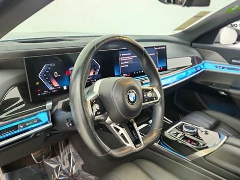 Used 2024 BMW 740i xDrive w/ Premium Package image 20