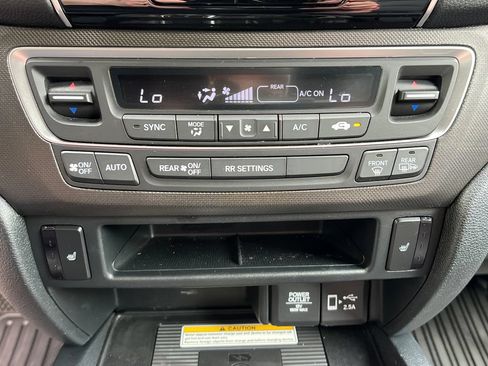 Used 2023 Honda Passport TrailSport image 19