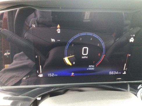 Used 2024 Chevrolet Trax RS image 16