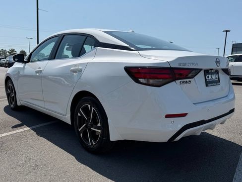 Used 2025 Nissan Sentra SV FWD image 5