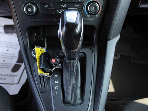 Used 2016 Ford Focus SE image 22