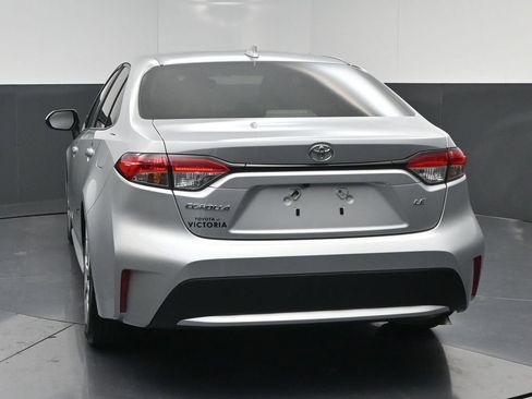 Used 2022 Toyota Corolla LE FWD image 18