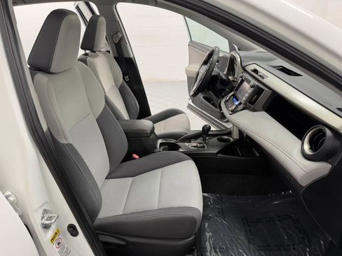 Used 2014 Toyota RAV4 XLE image 14