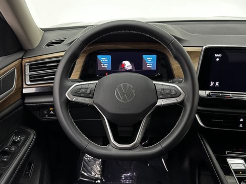 Used 2026 Volkswagen Atlas SE image 25