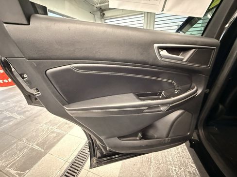 Used 2015 Ford Edge Titanium image 40