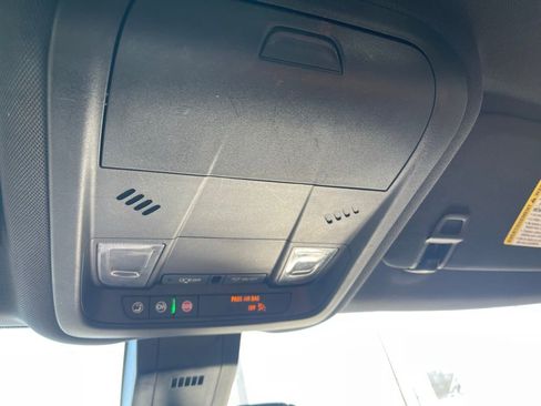 Used 2022 Chevrolet Equinox RS image 27