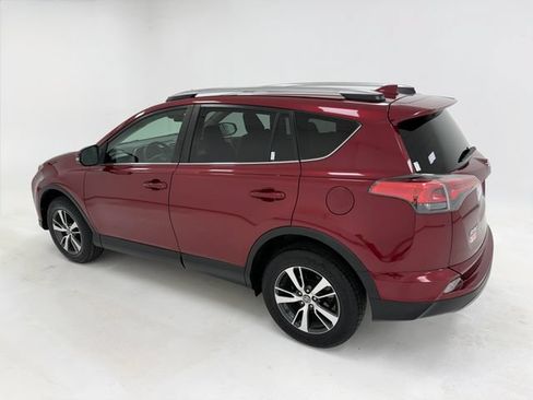 Used 2018 Toyota RAV4 XLE w/ Plus Extra Value Package FWD image 37