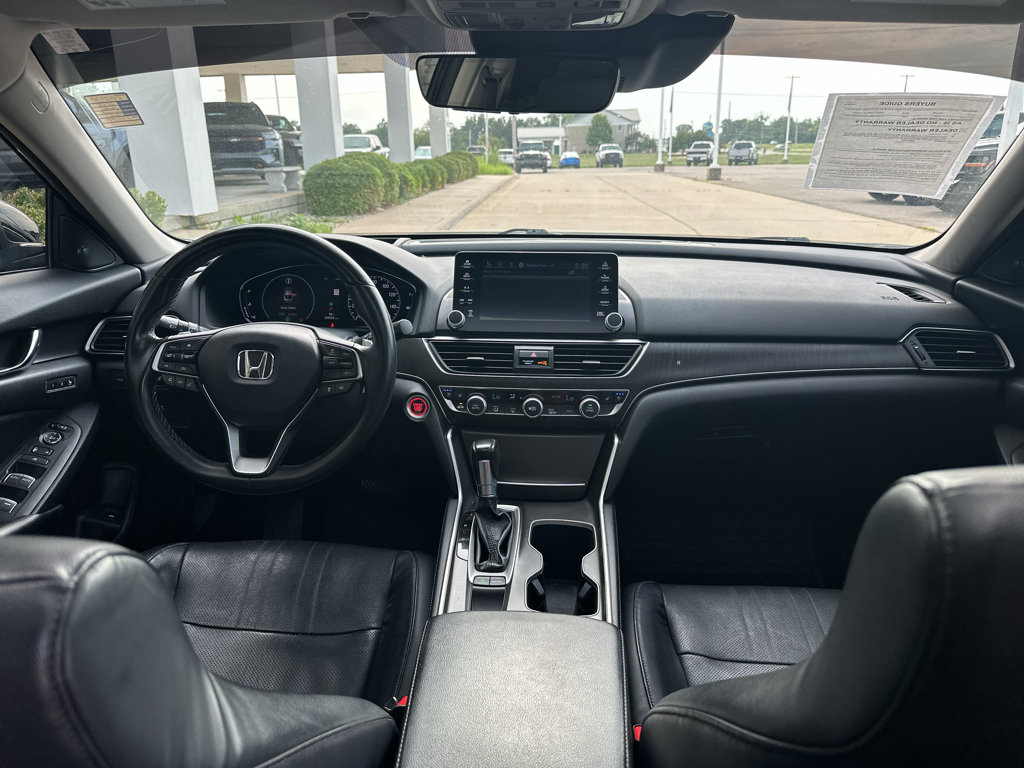 Used 2018 Honda Accord Touring image 3