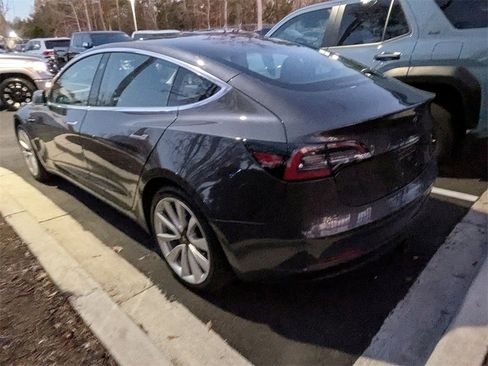 Used 2018 Tesla Model 3 Long Range image 4
