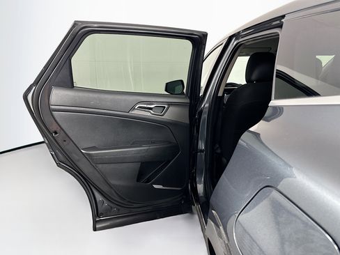 Used 2025 Kia Sportage LX AWD/4WD image 24
