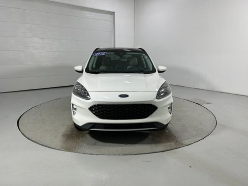Used 2022 Ford Escape Titanium AWD/4WD image 17