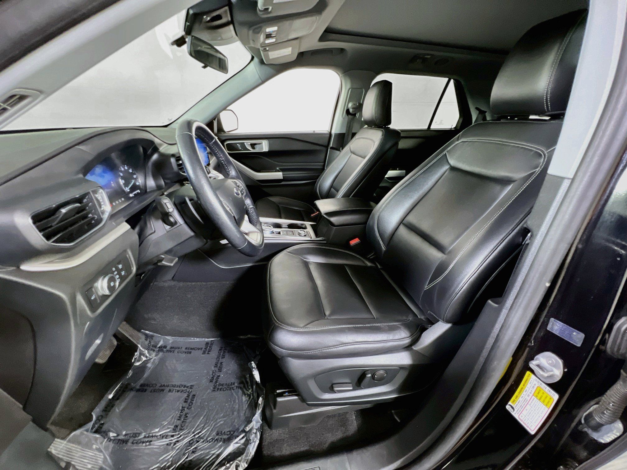 Used 2020 Ford Explorer XLT w/ Equipment Group 202A AWD/4WD image 21