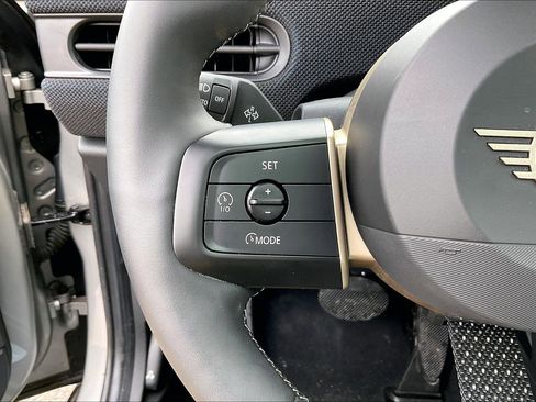 Certified 2025 MINI Cooper 2-Door Hardtop image 18