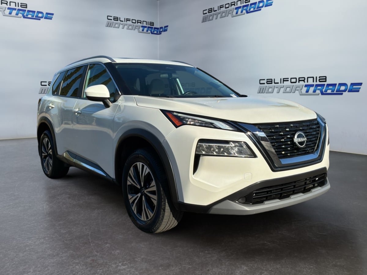 Used 2023 Nissan Rogue SV w/ SV Premium B Package FWD image 3