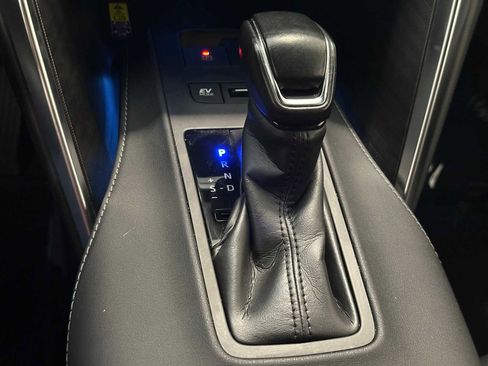 Certified 2024 Toyota Venza XLE AWD/4WD image 16