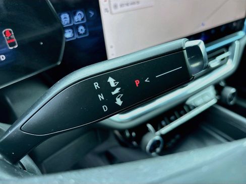 Used 2025 Chevrolet Equinox EV LT w/ Convenience Package FWD image 17