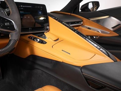 Used 2025 Chevrolet Corvette Z06 RWD image 30