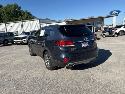 Used 2017 Hyundai Santa Fe SE FWD image 23