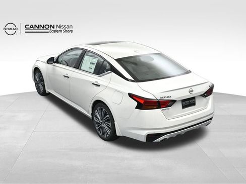 New 2025 Nissan Altima 2.5 SL FWD image 20