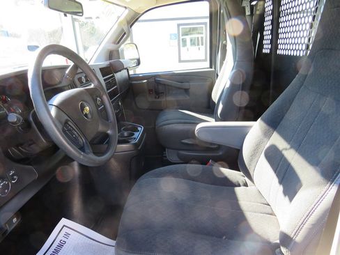 Used 2024 Chevrolet Express 2500 w/ Driver Convenience Package image 4