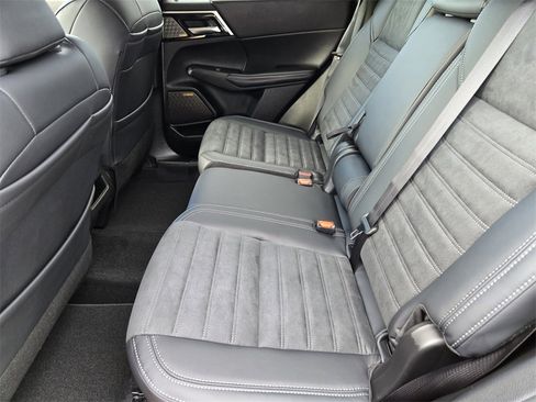 New 2026 Mitsubishi Outlander SE image 22