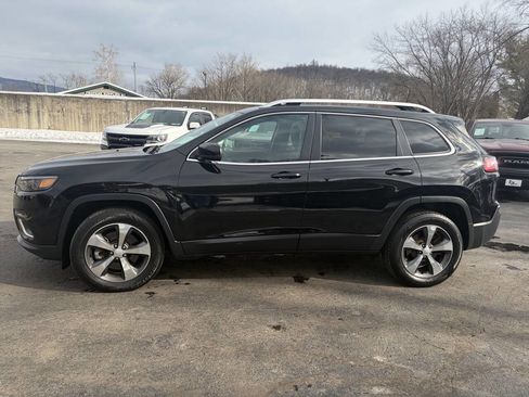 Used 2019 Jeep Cherokee Limited image 5