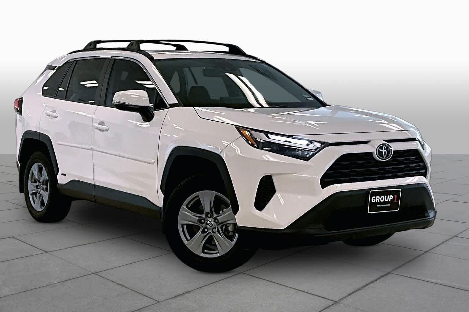 Used 2025 Toyota RAV4 XLE w/ Convenience Package AWD/4WD image 2