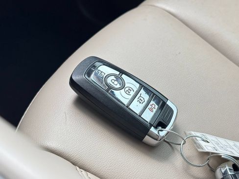 Used 2023 Lincoln Aviator 2WD image 26