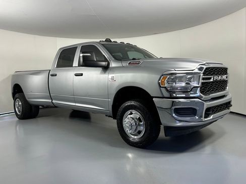 Used 2024 RAM 3500 Tradesman w/ Chrome Appearance Group AWD/4WD image 1