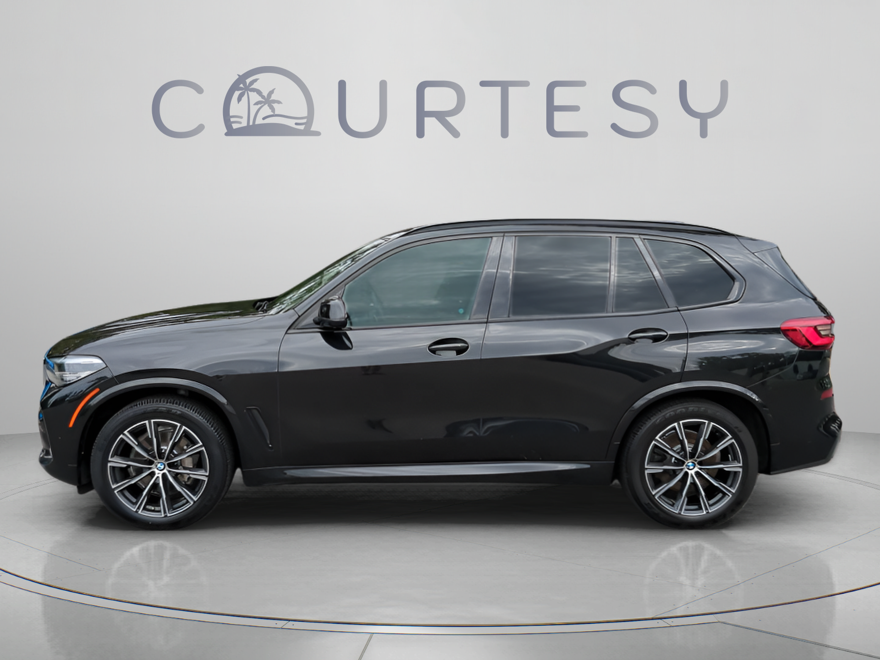 Used 2020 BMW X5 sDrive40i w/ M Sport Package RWD image 4
