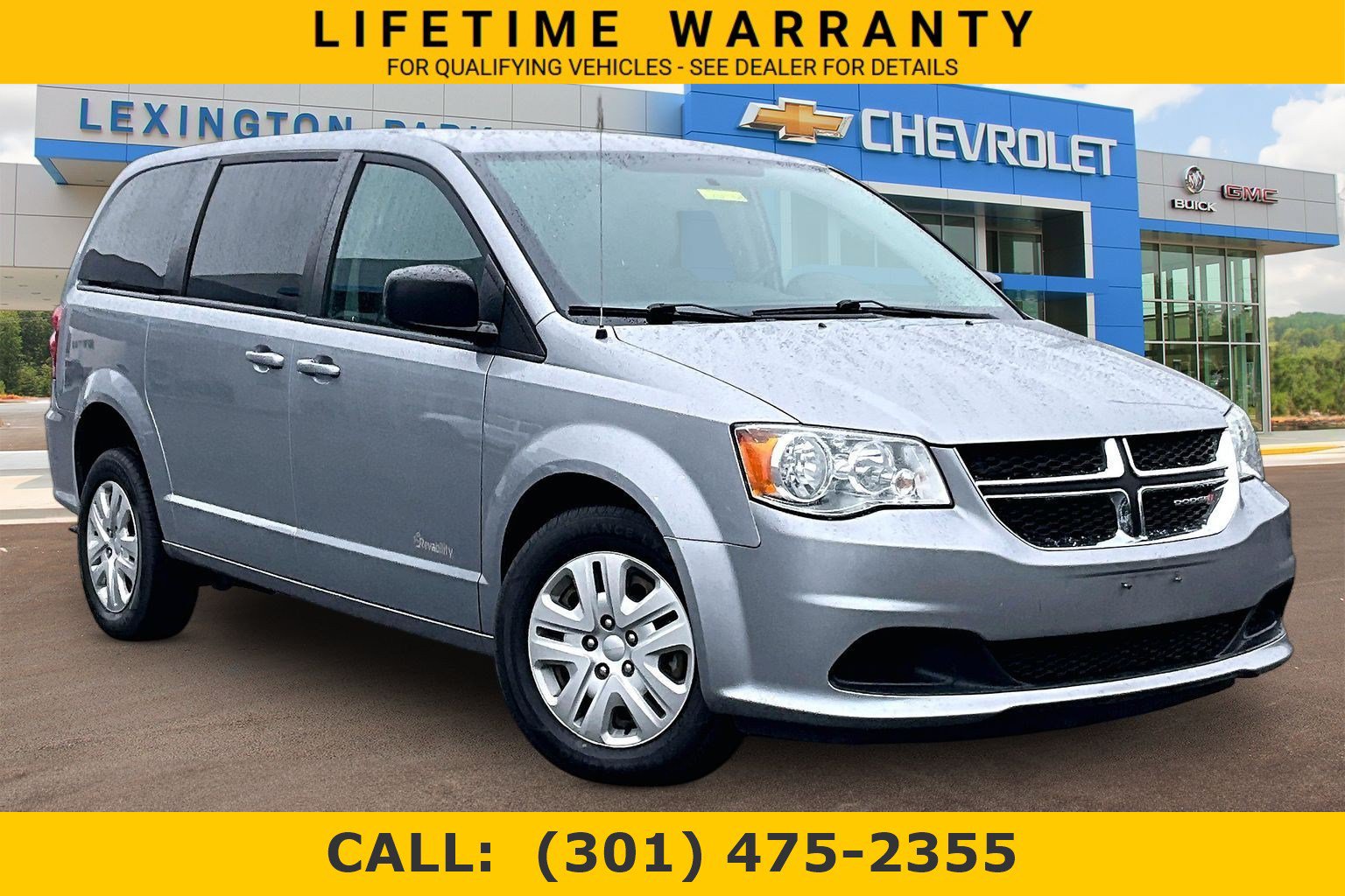 Used 2018 Dodge Grand Caravan SE FWD image 1