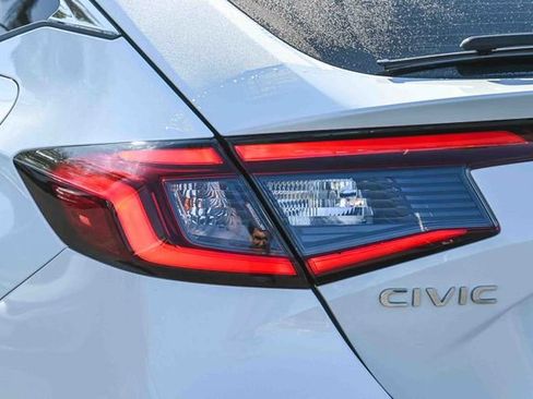 Used 2022 Honda Civic EX-L image 8