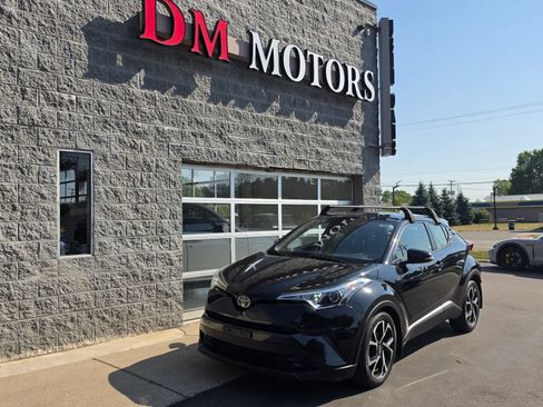 Used 2018 Toyota C-HR XLE FWD image 19