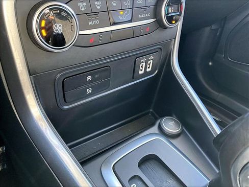 Used 2022 Ford EcoSport SE w/ SE Convenience Package image 28