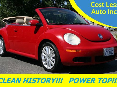 Used 2008 Volkswagen Beetle SE FWD image 2